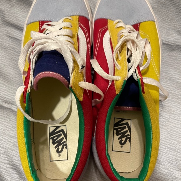 Vans - Picture 2 of 6